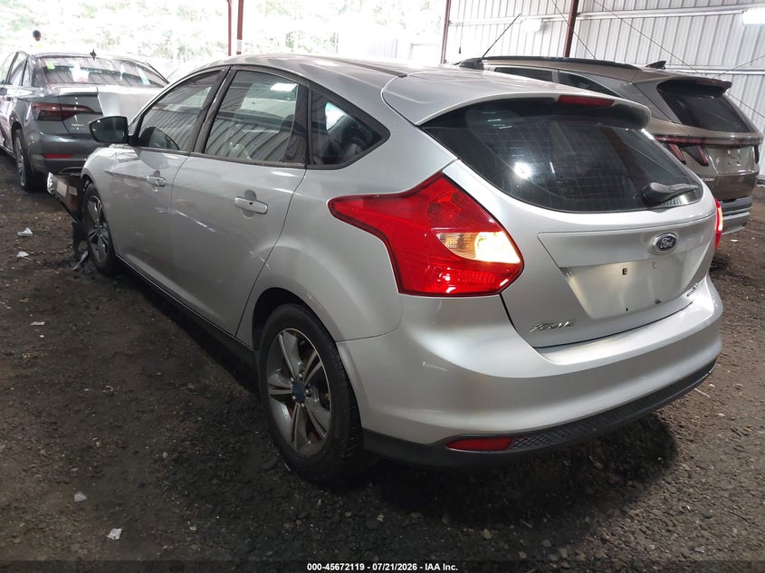 Vin: 1fahp3k2xcl433798, lot: 46170719, ford focus se 20123