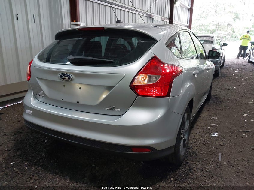 Vin: 1fahp3k2xcl433798, lot: 46170719, ford focus se 20124