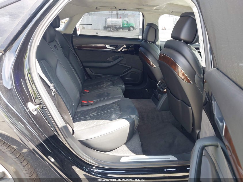 2015 AUDI A8 L auction photo 8