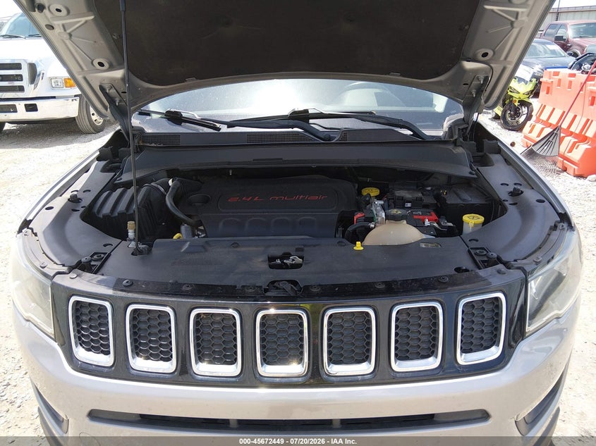 2018 Jeep Compass Latitude 4X4 VIN: 3C4NJDBB7JT114140 Lot: 45672449