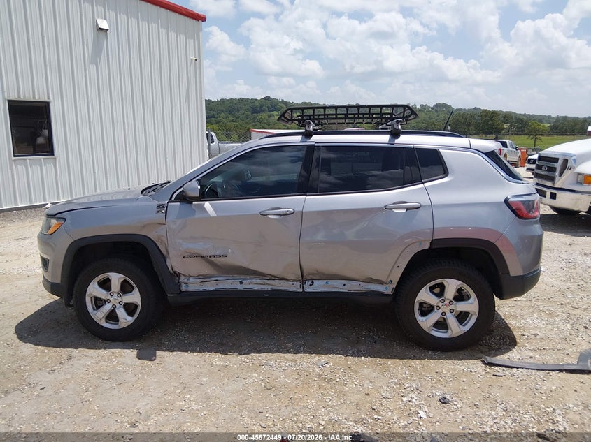 2018 Jeep Compass Latitude 4X4 VIN: 3C4NJDBB7JT114140 Lot: 45672449