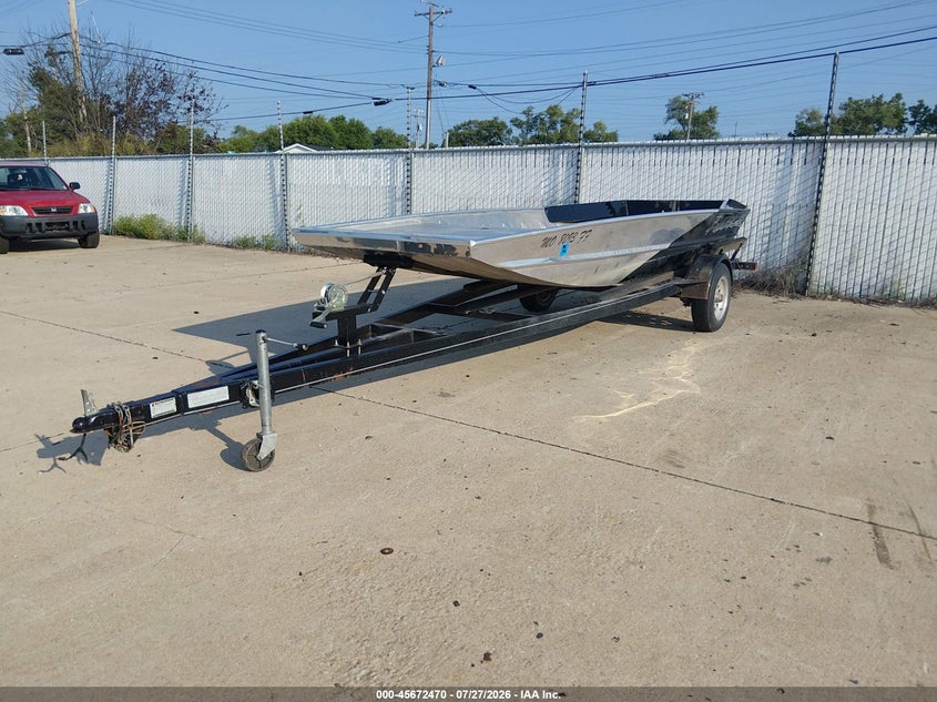 2009 BLAZER 17' BOAT & TRAILER auction photo 2