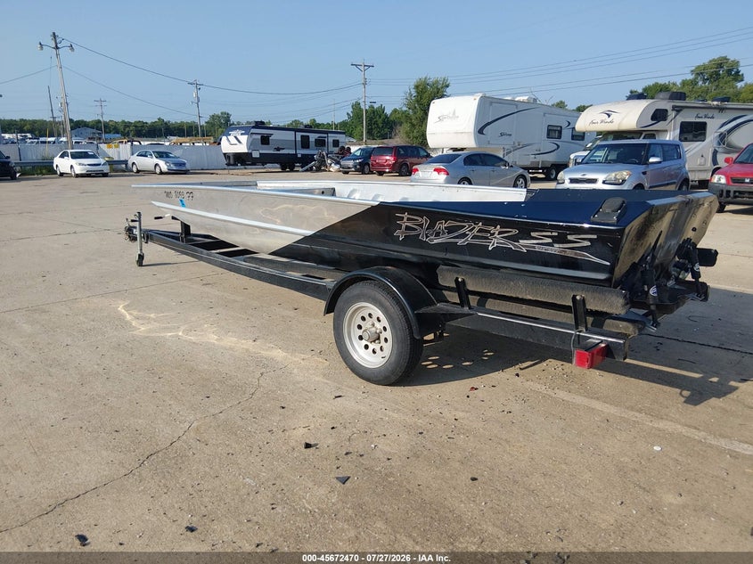 2009 BLAZER 17' BOAT & TRAILER auction photo 3