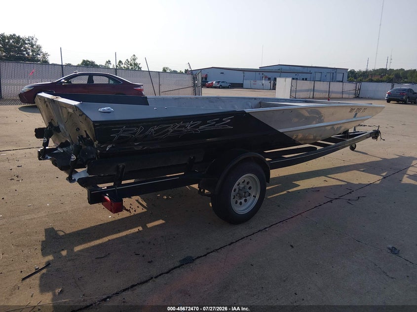 2009 BLAZER 17' BOAT & TRAILER auction photo 4