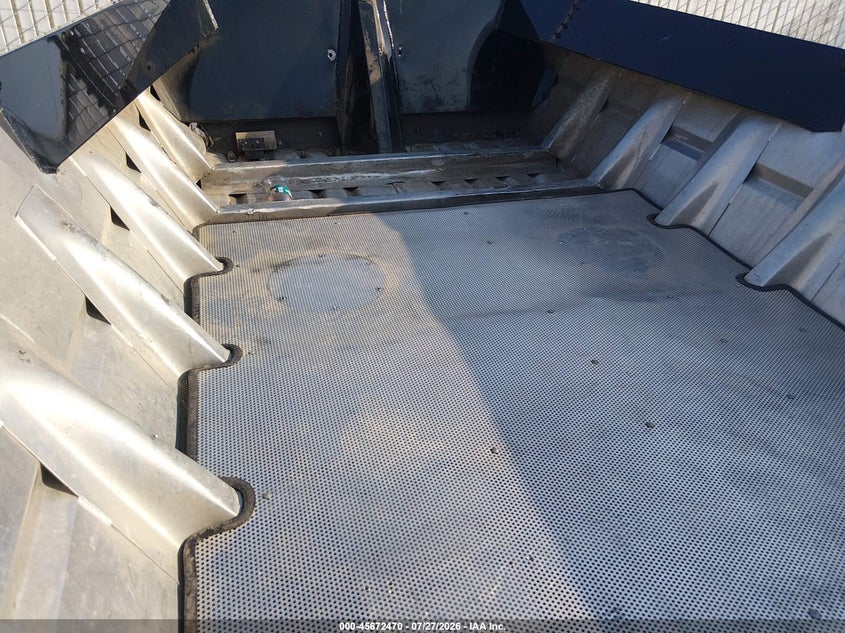 2009 BLAZER 17' BOAT & TRAILER auction photo 8