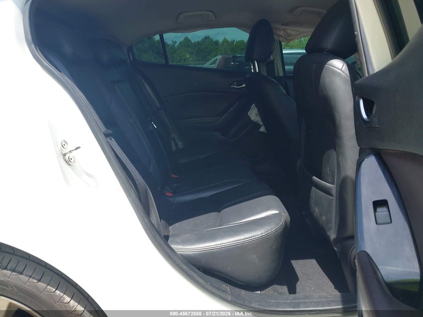 2018 Mazda Mazda3 Touring VIN: 3MZBN1L32JM241415 Lot: 45672508
