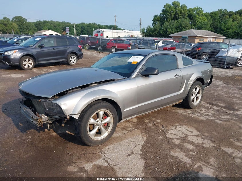 2008 Ford Mustang V6 Deluxe/V6 Premium VIN: 1ZVHT80N885120628 Lot: 45672587