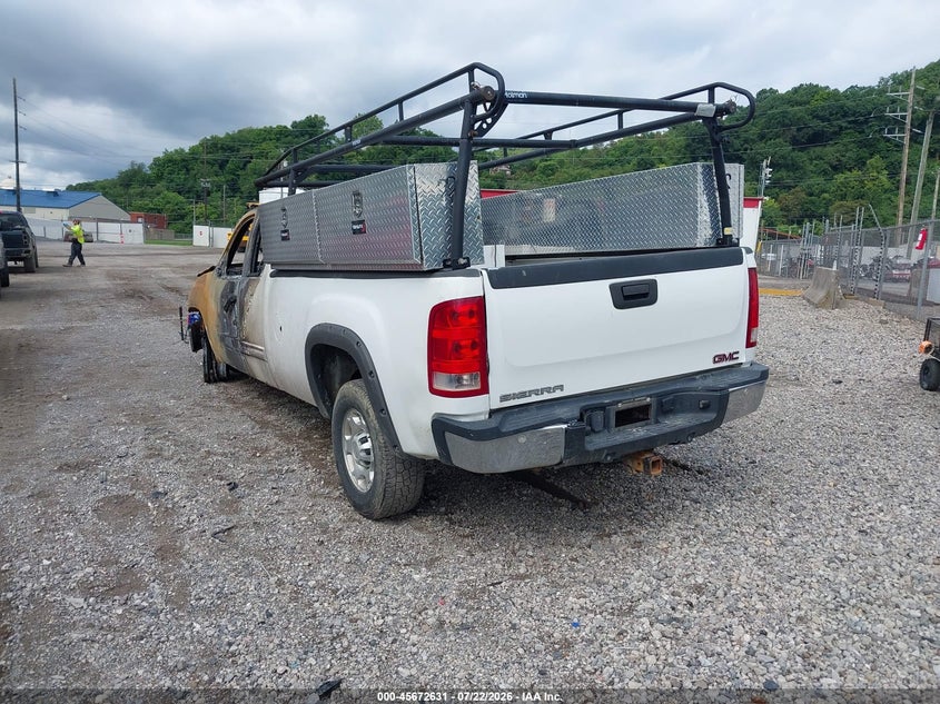 2010 GMC SIERRA 2500HD auction photo 3
