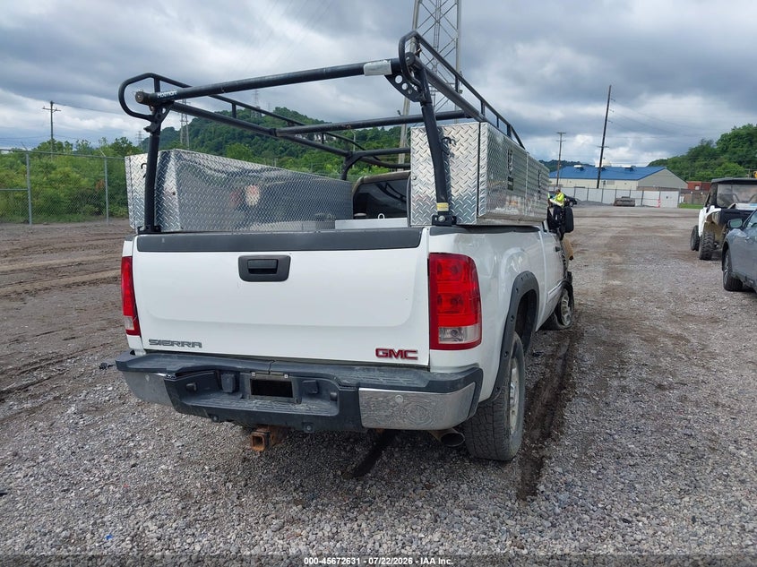 2010 GMC SIERRA 2500HD auction photo 4