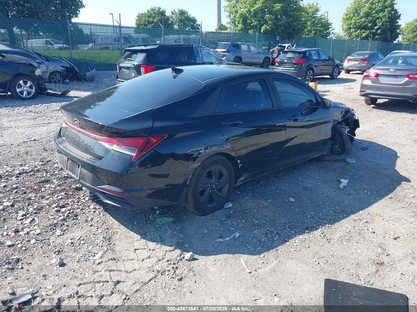 2023 HYUNDAI ELANTRA auction photo 4