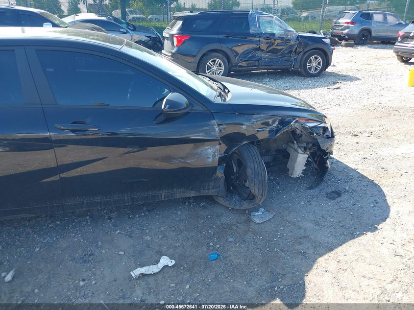 2023 HYUNDAI ELANTRA auction photo 6