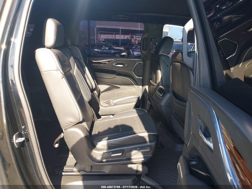 2021 CADILLAC ESCALADE ESV auction photo 8
