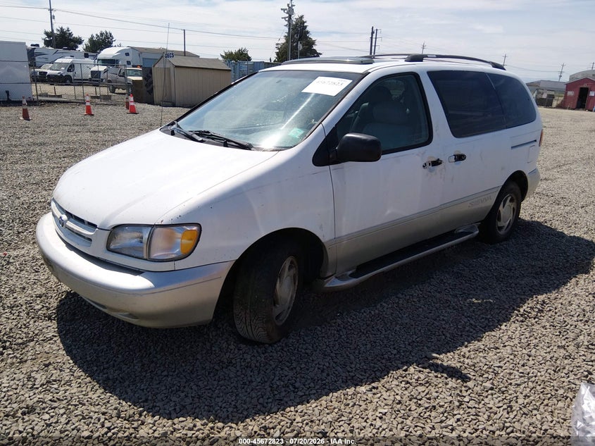 4T3ZF13C5YU212983 2000 Toyota Sienna Xle photo 1