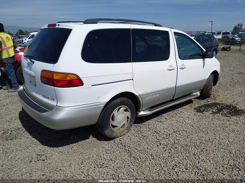 2000 Toyota Sienna Xle VIN: 4T3ZF13C5YU212983 Lot: 45672823