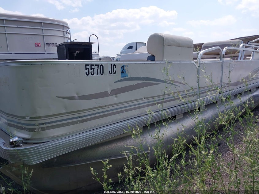 2001 PONTOON 203 auction photo 2