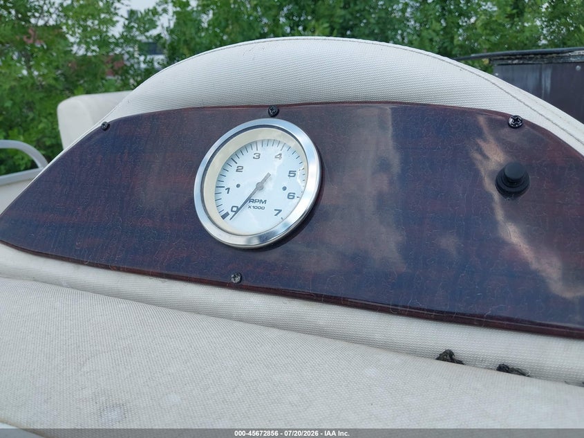 2001 PONTOON 203 auction photo 7