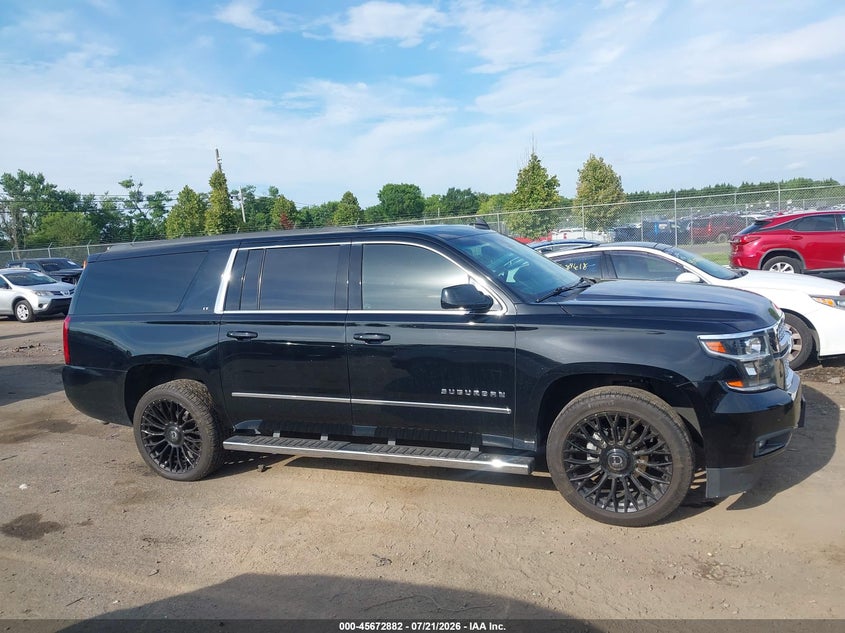 CHEVROLET SUBURBAN - zdjęcie 13