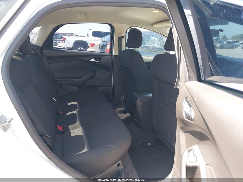2018 Ford Focus Se VIN: 1FADP3FE0JL236249 Lot: 45672912