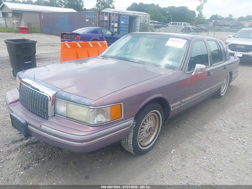 1994 Lincoln Town Car Executive VIN: 1LNLM81W6RY632353 Lot: 45672924