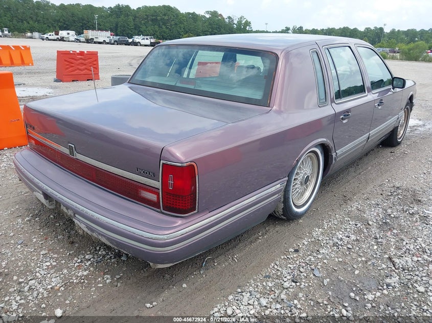 1994 Lincoln Town Car Executive VIN: 1LNLM81W6RY632353 Lot: 45672924