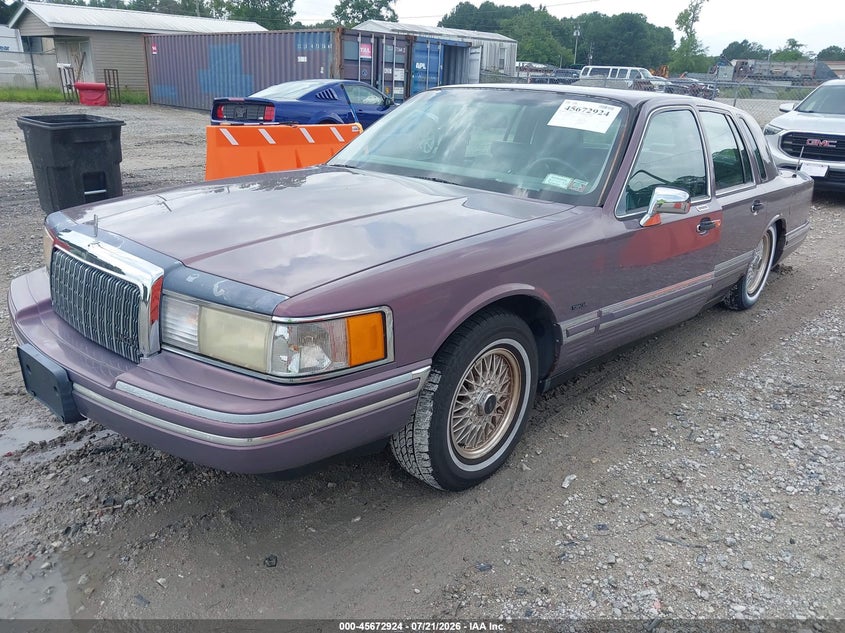 1994 Lincoln Town Car Executive VIN: 1LNLM81W6RY632353 Lot: 45672924