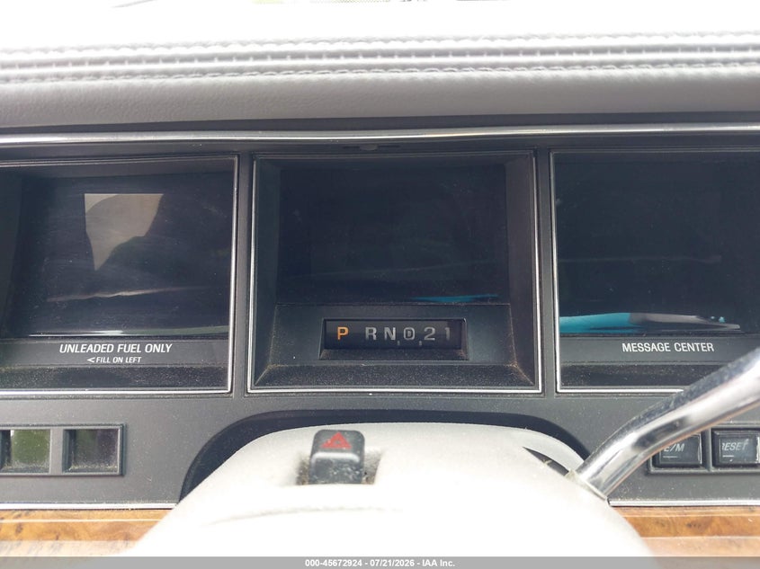 1994 Lincoln Town Car Executive VIN: 1LNLM81W6RY632353 Lot: 45672924