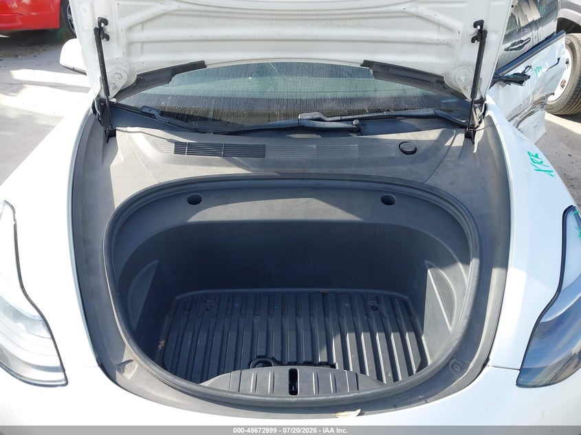 TESLA MODEL 3 - zdjęcie 10