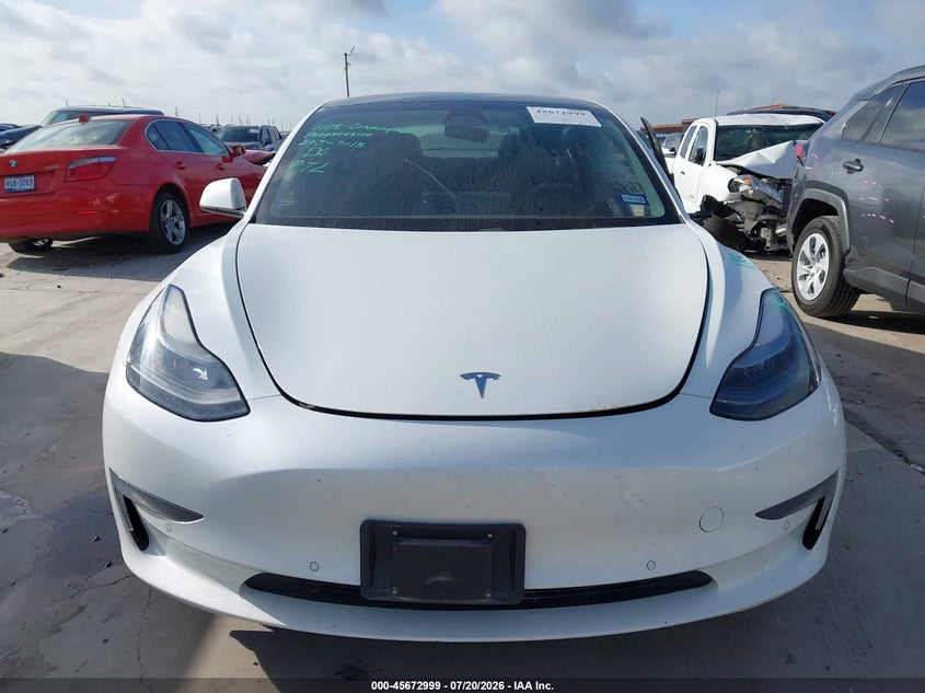 TESLA MODEL 3 - zdjęcie 12