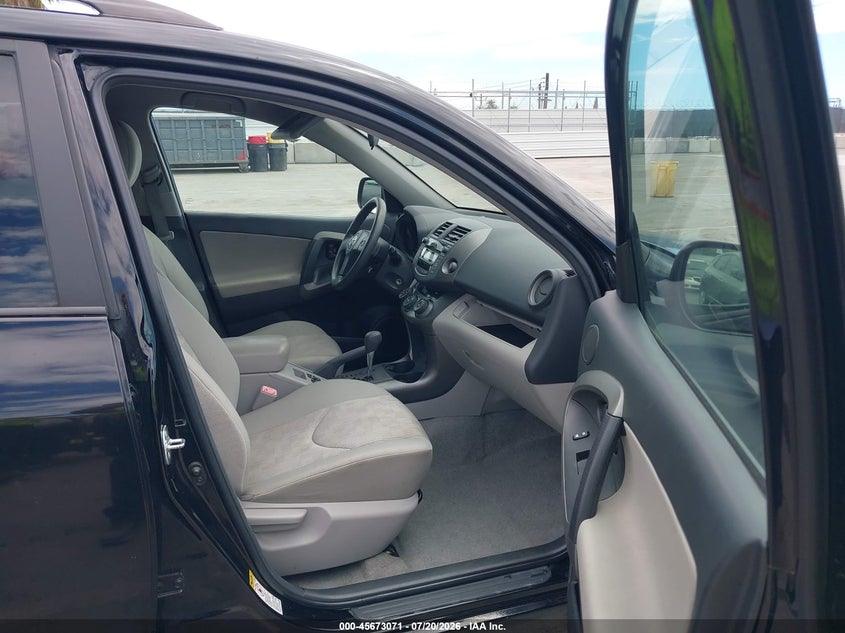 2011 TOYOTA RAV4 auction photo 5