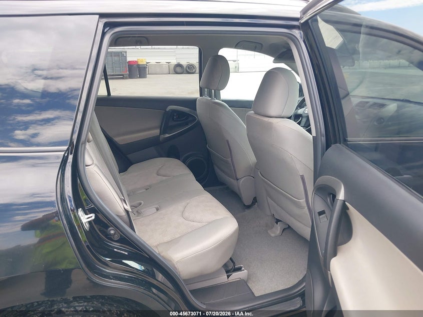 2011 TOYOTA RAV4 auction photo 8