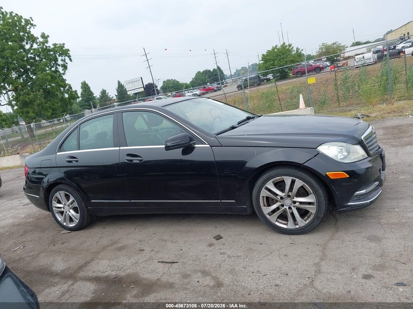 2013 Mercedes-Benz C 300 Luxury 4Matic VIN: WDDGF8AB7DR256784 Lot: 45673108