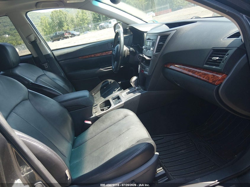 2011 SUBARU OUTBACK auction photo 5