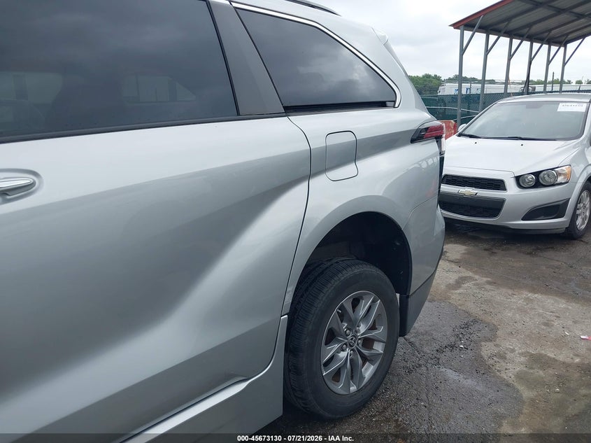 2022 Toyota Sienna Xle VIN: 5TDJRKEC4NS081257 Lot: 45673130