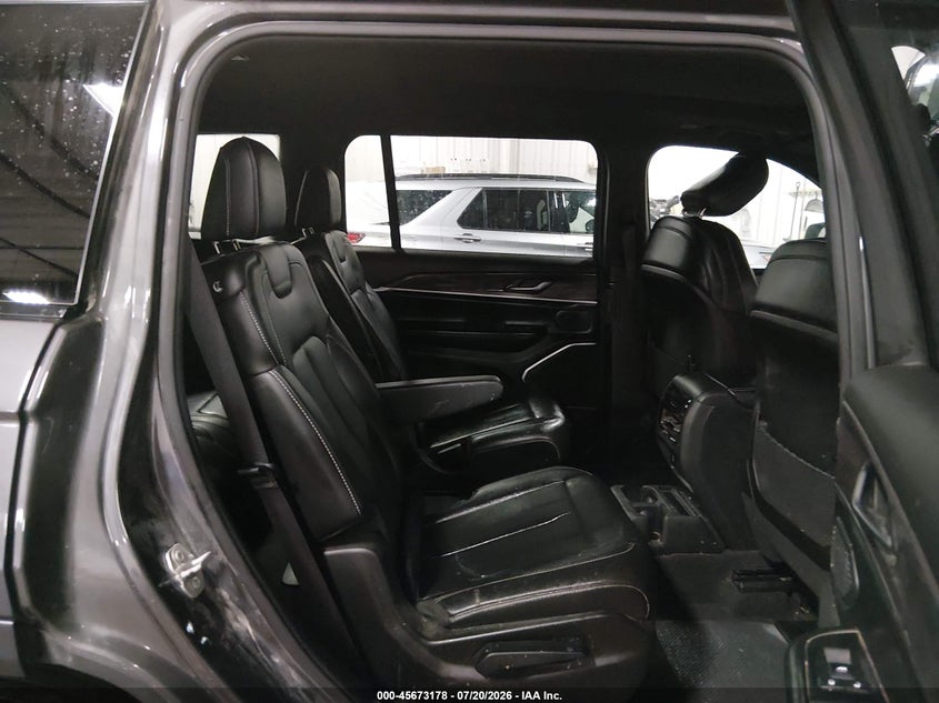 2024 JEEP GRAND CHEROKEE L auction photo 8