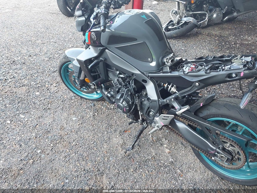 2023 YAMAHA MT09 auction photo 3