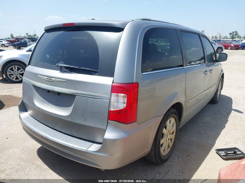 2014 CHRYSLER TOWN & COUNTRY auction photo 4
