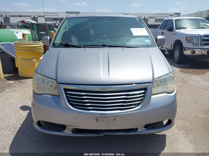 2014 CHRYSLER TOWN & COUNTRY auction photo 6