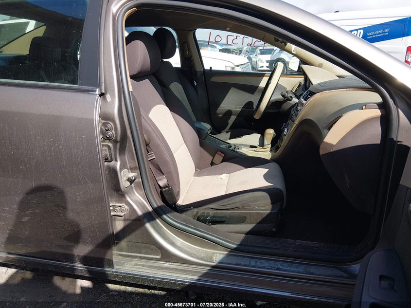 2011 CHEVROLET MALIBU auction photo 5