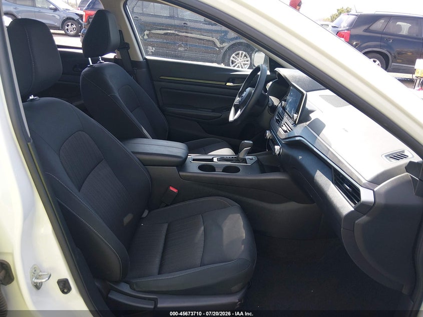 2025 NISSAN ALTIMA auction photo 5