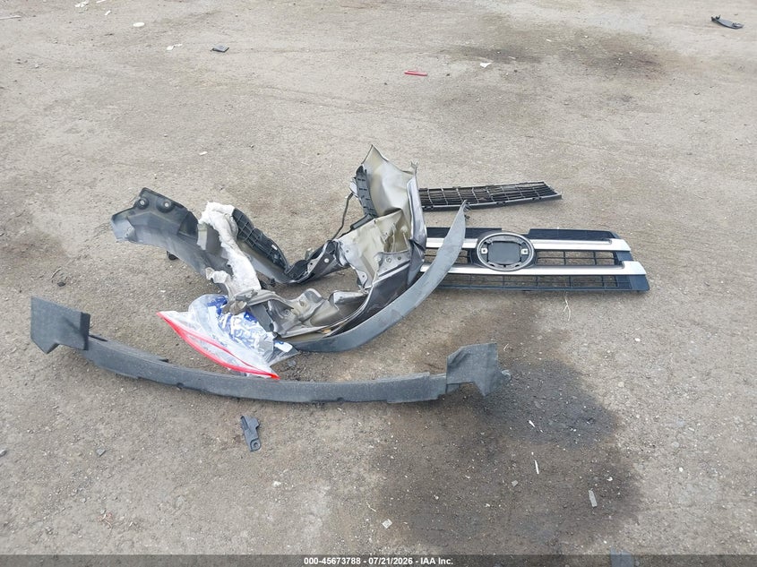 2018 Toyota Highlander Le VIN: 5TDZZRFH2JS245086 Lot: 45673788