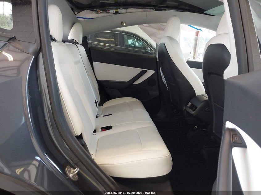 2021 Tesla Model Y Long Range Dual Motor All-Wheel Drive VIN: 5YJYGDEE8MF283751 Lot: 45673816