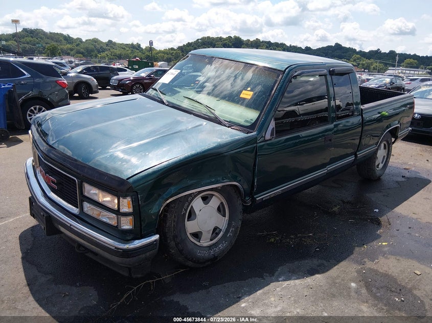 1998 GMC Sierra, Front End, IAAI, VIN 2GTEK19R2W1513304 — photo 2