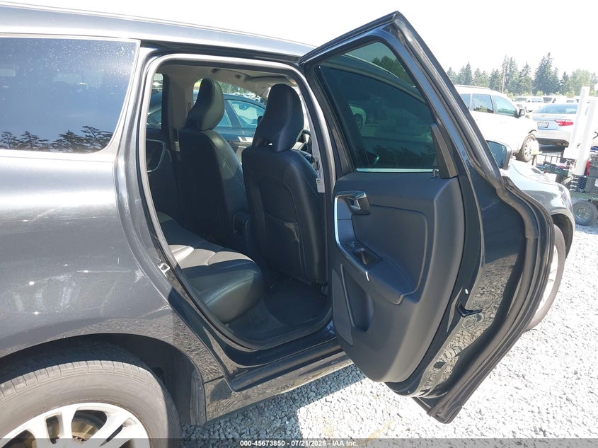 2015 Volvo Xc60 T5/T5 Premier VIN: YV4612RK7F2717836 Lot: 45673850