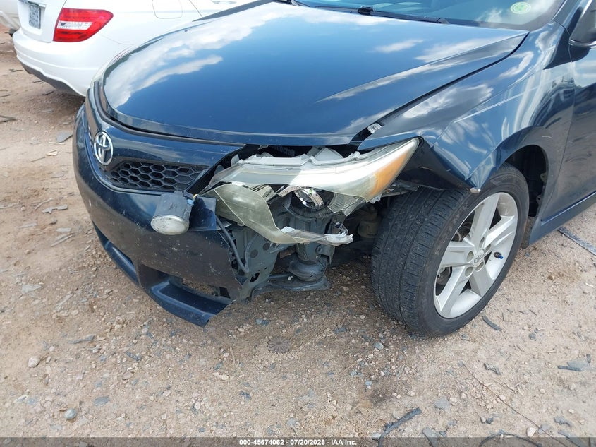 2012 TOYOTA CAMRY auction photo 6