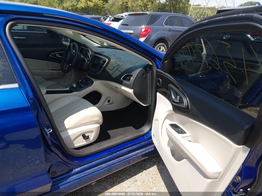 2015 CHRYSLER 200 auction photo 5