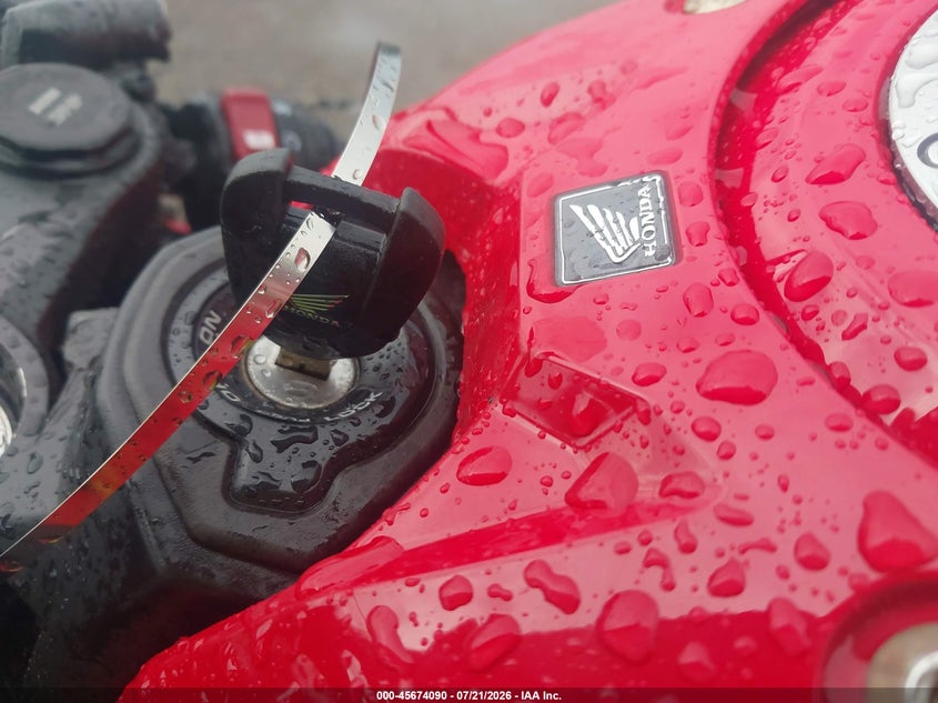 2026 Honda Cbr650 R VIN: MLHRH1556T5202503 Lot: 45674090