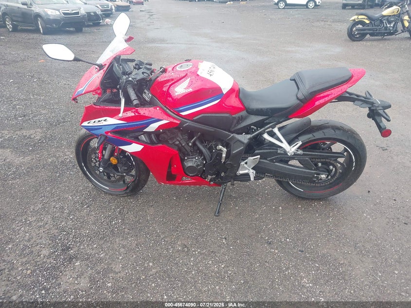 2026 Honda Cbr650 R VIN: MLHRH1556T5202503 Lot: 45674090
