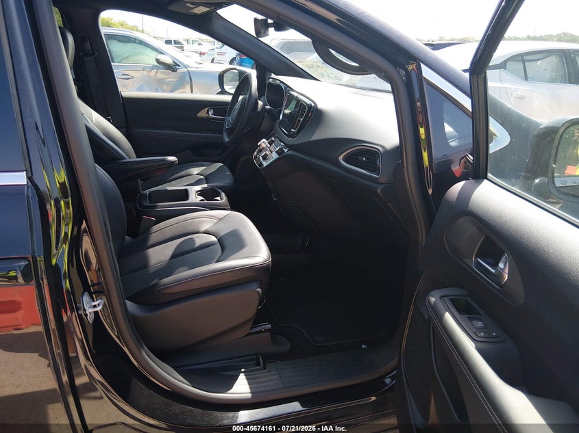 2026 CHRYSLER PACIFICA auction photo 5