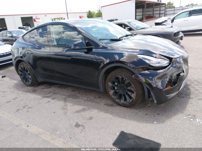 Vin: 5yjygdee8mf149063, lot: 46172780, tesla model y long range dual motor all-wheel drive 2021 img_1