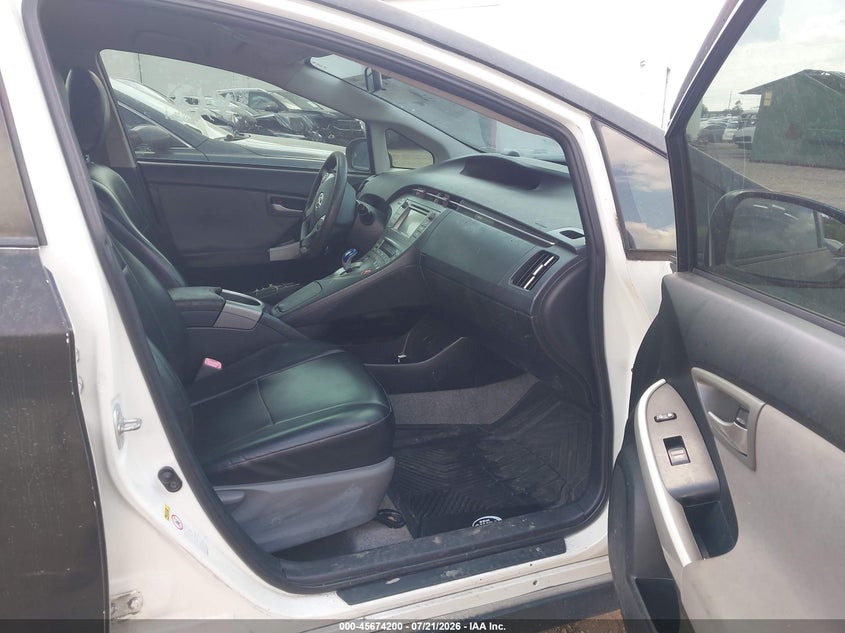 2012 TOYOTA PRIUS auction photo 5